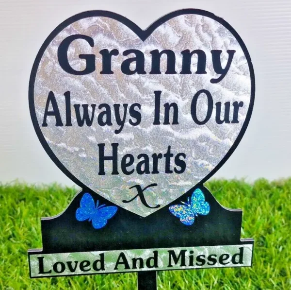 Heart-shaped granny memorial plaque in polished marble with personalised engraving for graveside use.